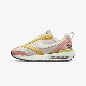 Nike | AIR MAX DAWN SE  { SANDED GOLD / SAIL
