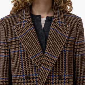 Closed Jacket