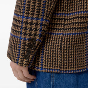 Closed Jacket