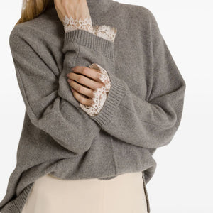 032C Sweater