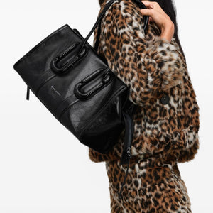 Marc Jacobs The Carryall Medium Leather Tote
