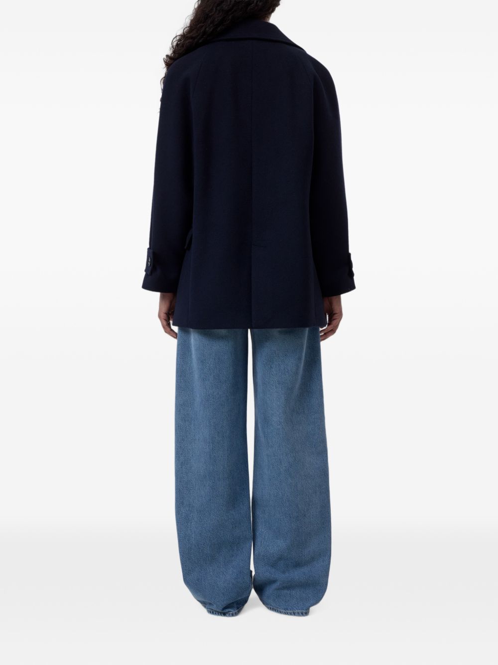 Closed Jacket