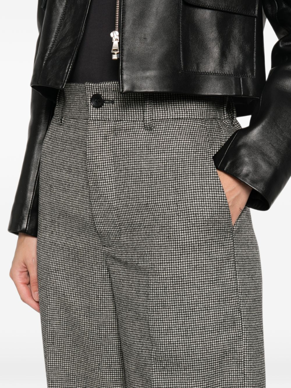 NICHOLSON & NICHOLSON Trousers BLACK