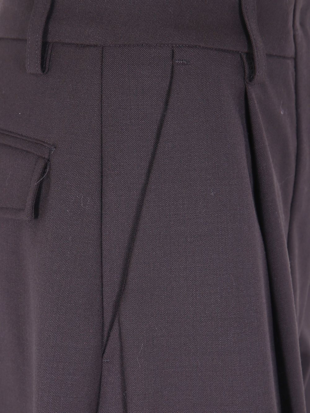 THE LATEST Trousers BROWN