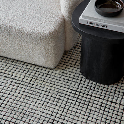 Uma Hand-Knotted Wool Rug
