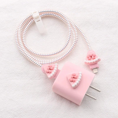 Bowknot Bliss Cake Pattern Charger Case