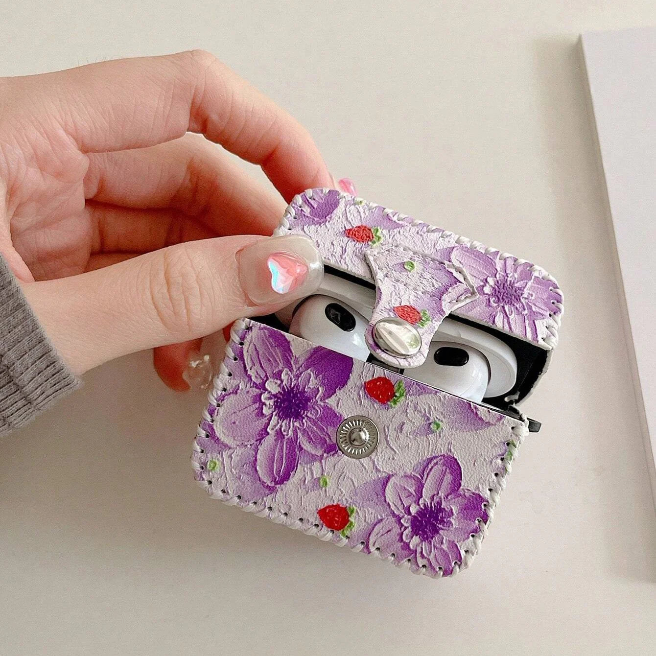 Blossom Petals Enchanting Floral Case - Airpods