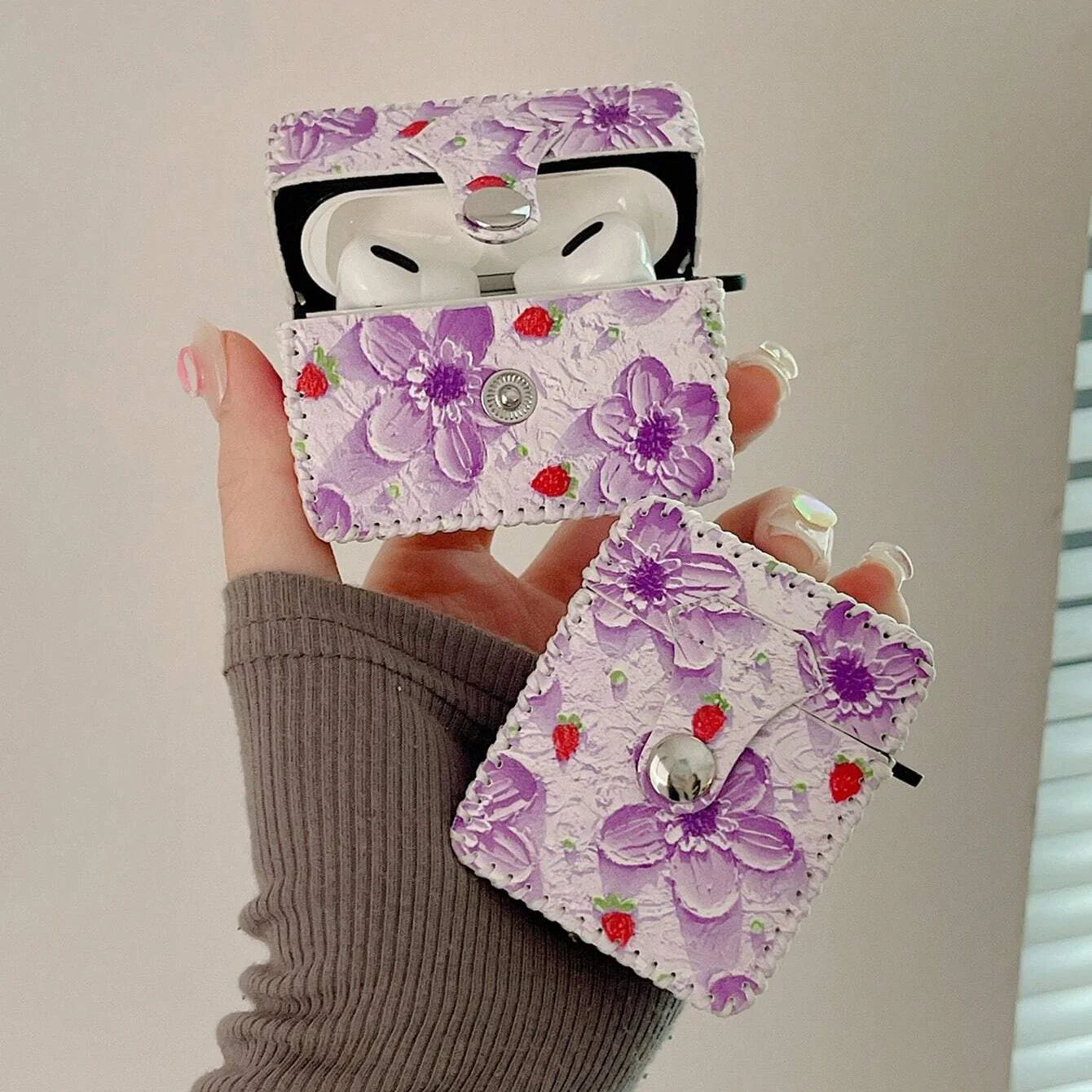 Blossom Petals Enchanting Floral Case - Airpods