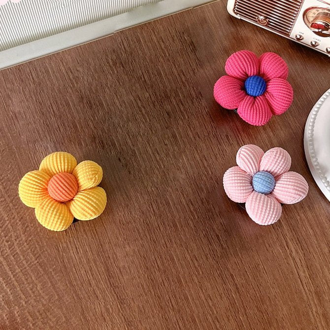 Spring Bloom Knit Flower Phone Gripper