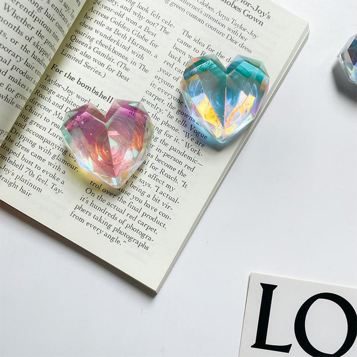 Shimmering Diamond Heart Phone Gripper