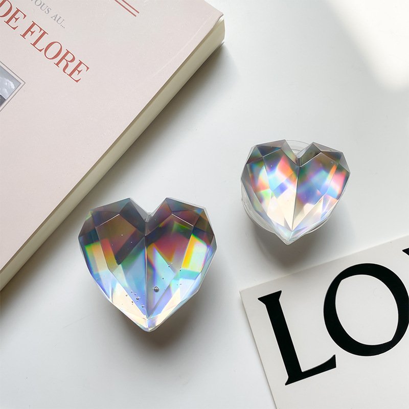 Shimmering Diamond Heart Phone Gripper