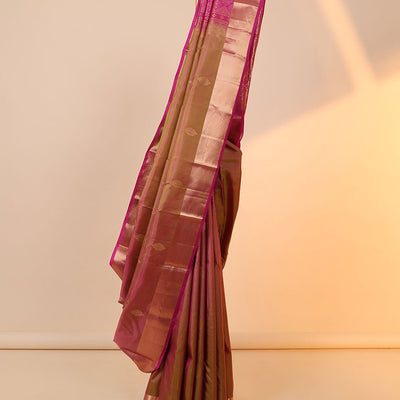 Green dual-tone silk saree with zari buttas, vanki border & contrast pallu of intricate designs in zari