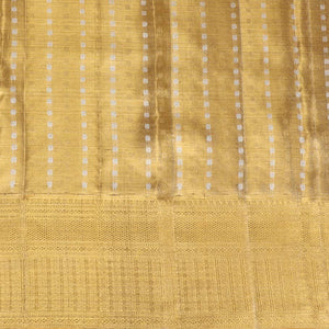 Gold jacquard silk saree, contrast intricate pallu & zari highlighted border steeped with traditional designs