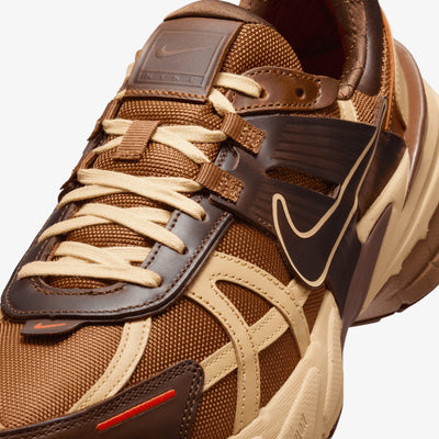 Nike | V2K RUN { LT BRITISH TAN/LT BRITISH TAN-SESAME