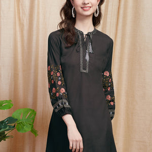 Solid Resham Embroidered A-line Kurti - Black