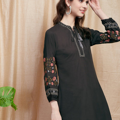 Solid Resham Embroidered A-line Kurti - Black