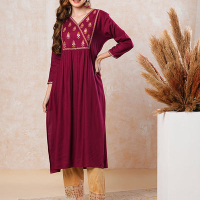 Ethnic Embroidered Solid Straight Fit Kurta - Maroon