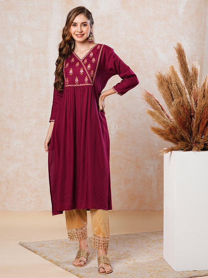 Ethnic Embroidered Solid Straight Fit Kurta - Maroon