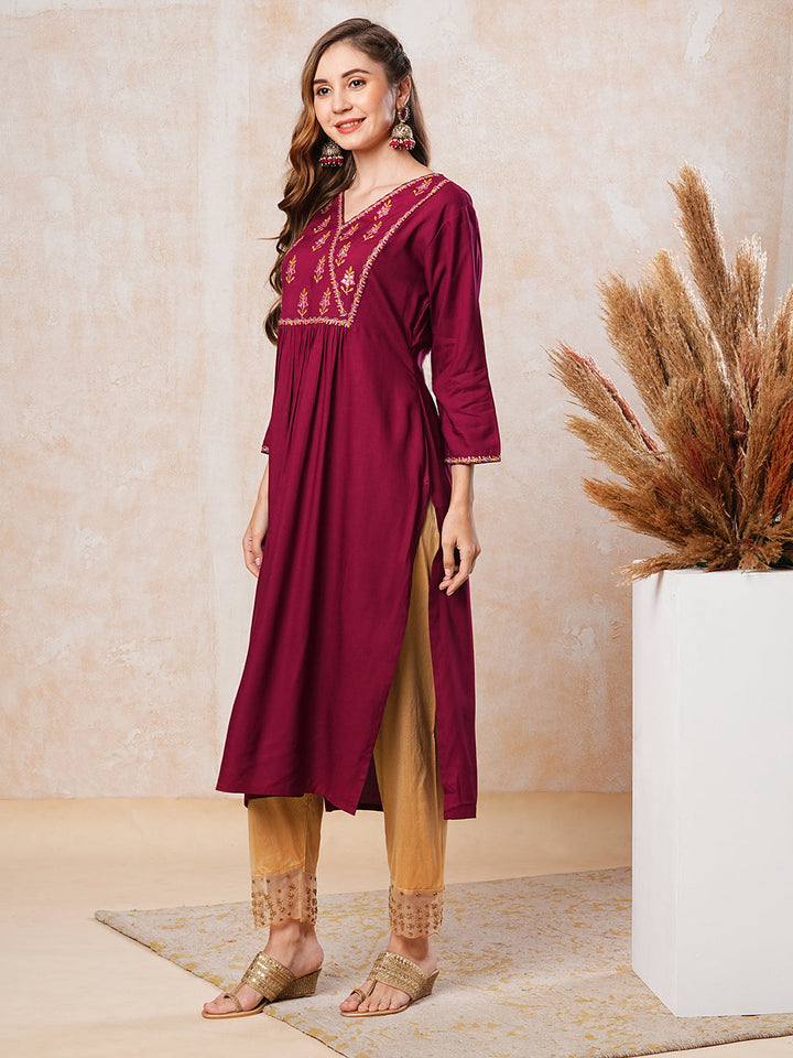 Ethnic Embroidered Solid Straight Fit Kurta - Maroon