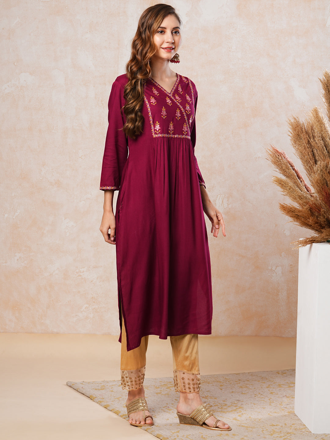 Ethnic Embroidered Solid Straight Fit Kurta - Maroon