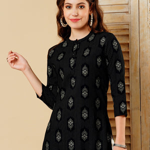 Floral Foil Printed Straight Fit Kurta - Black