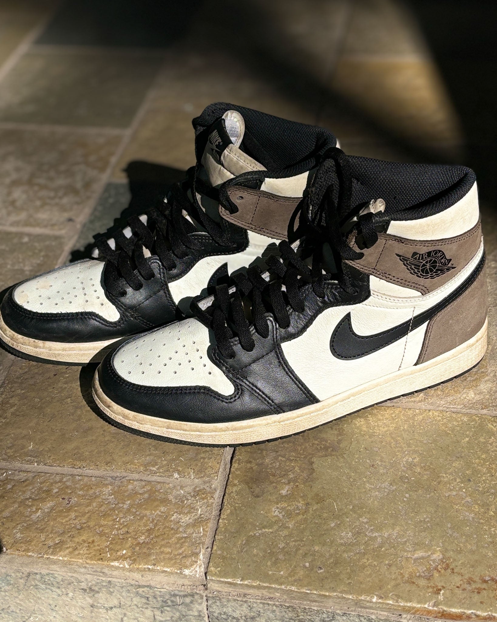 Nike Air Jordan 1 Retro High Dark Mocha