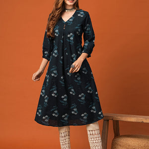 Floral Printed Wooden Buttoned Pleated Kurta - Blue