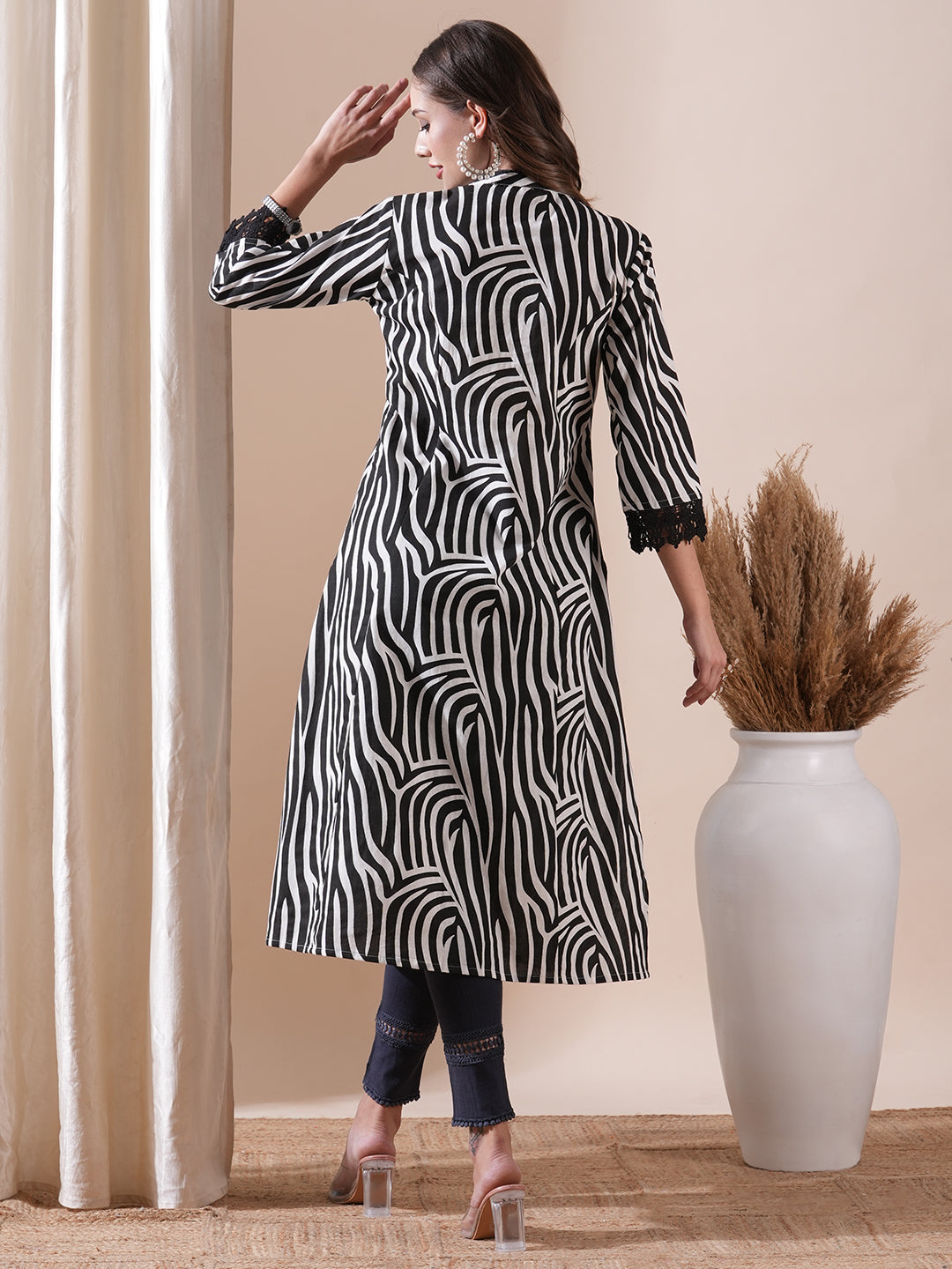 Abstract Printed Crochet Lace Embellished Kurta - Black