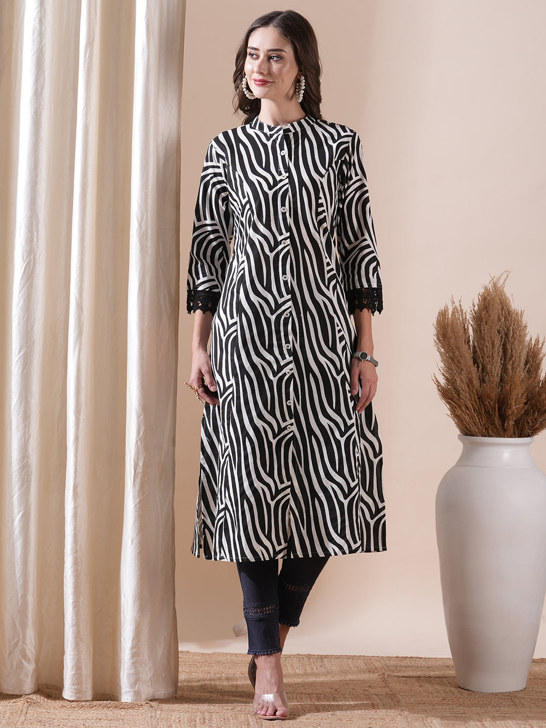 Abstract Printed Crochet Lace Embellished Kurta - Black