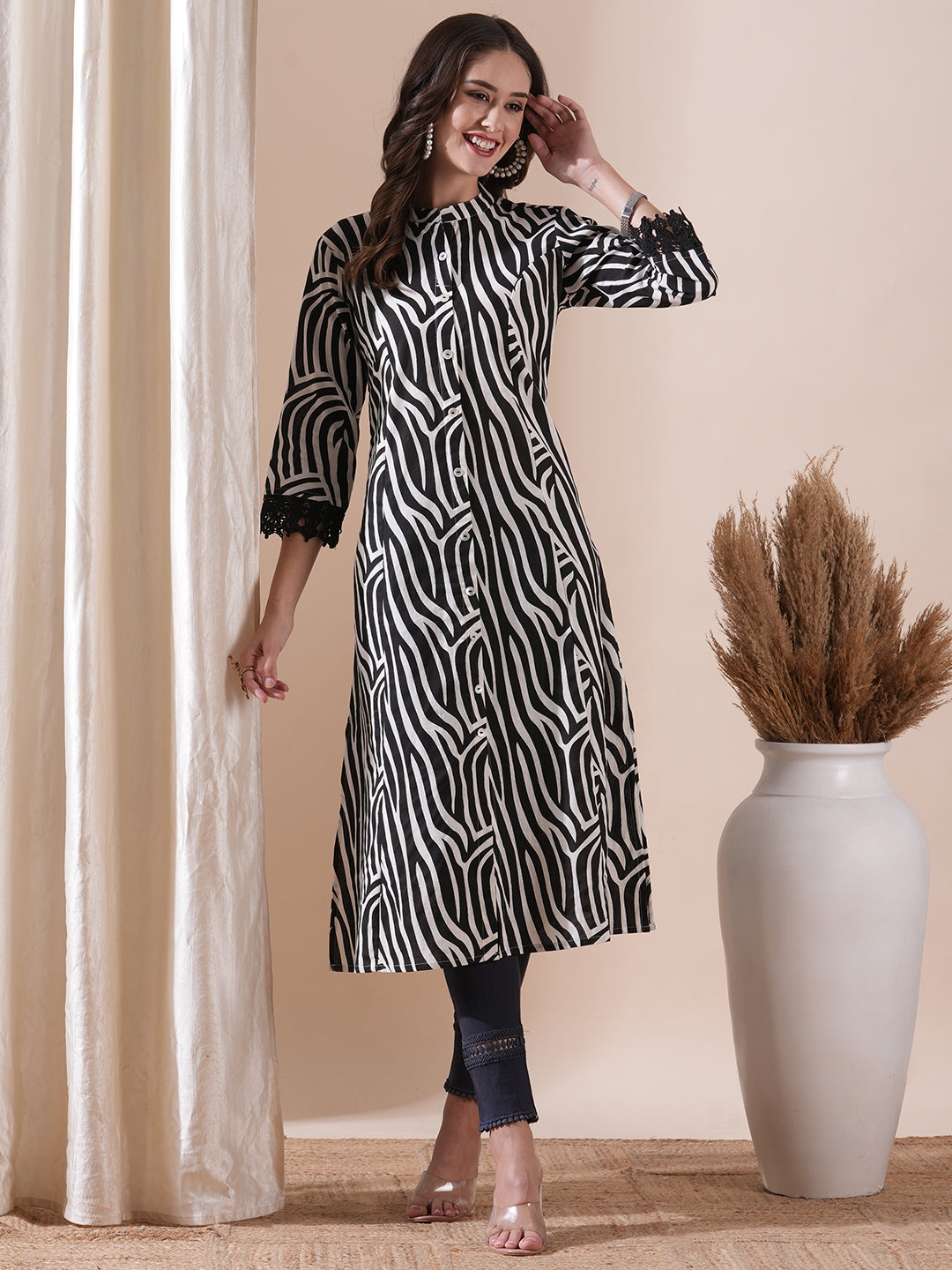Abstract Printed Crochet Lace Embellished Kurta - Black
