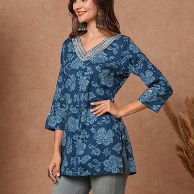 Floral Printed & Zari Embroidered Straight Fit Kurti - Blue