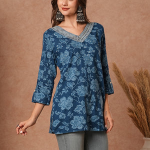 Floral Printed & Zari Embroidered Straight Fit Kurti - Blue