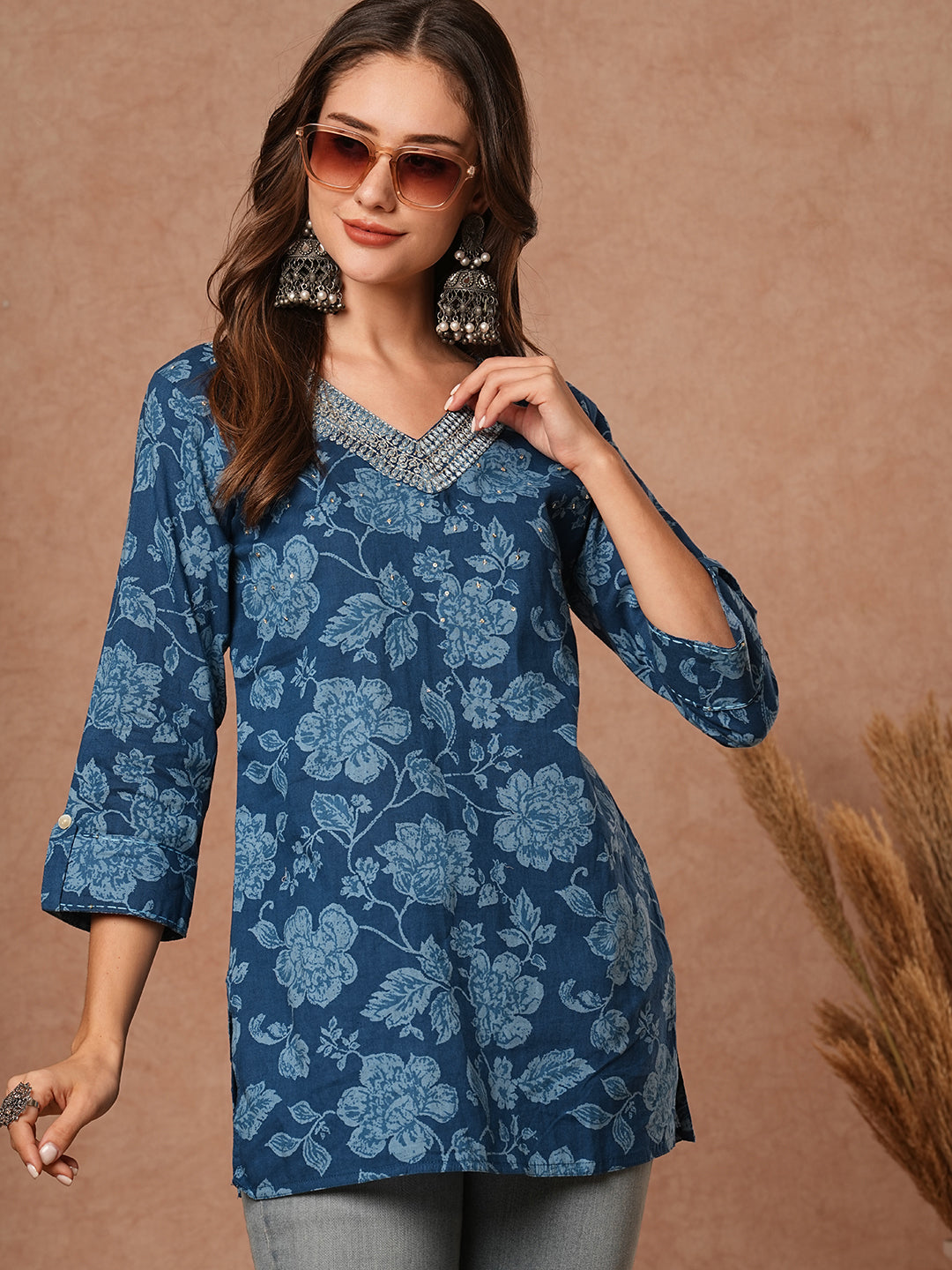 Floral Printed & Zari Embroidered Straight Fit Kurti - Blue