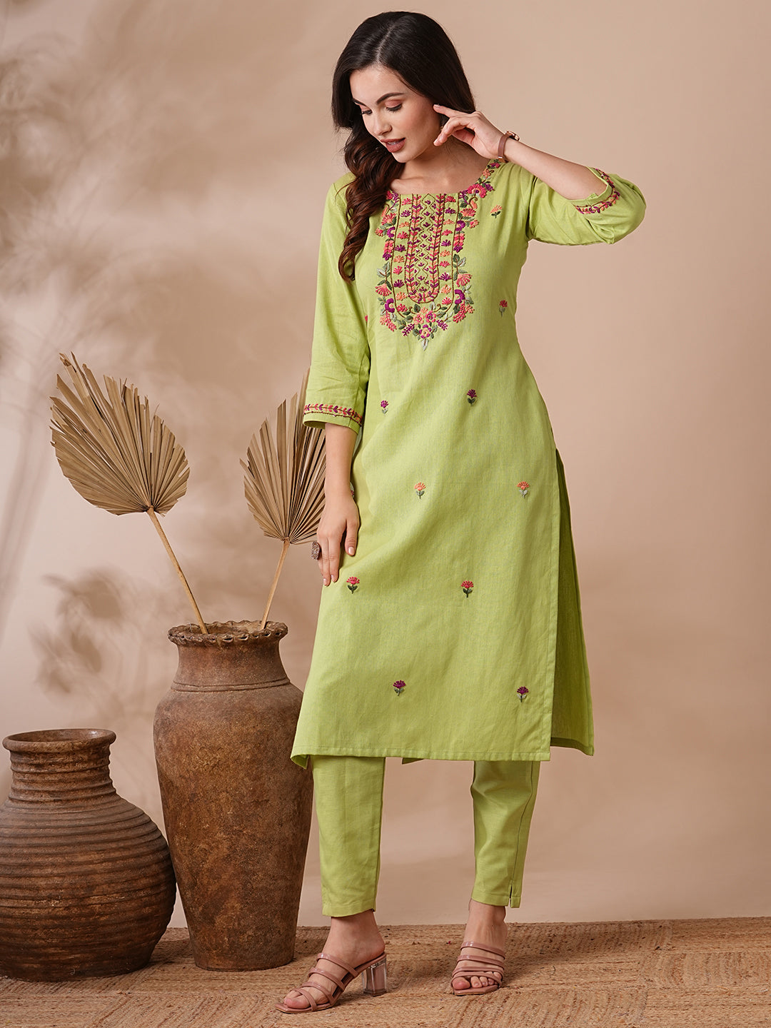 Solid Floral Hand & Embroidered Straight Kurta with Pant - Green