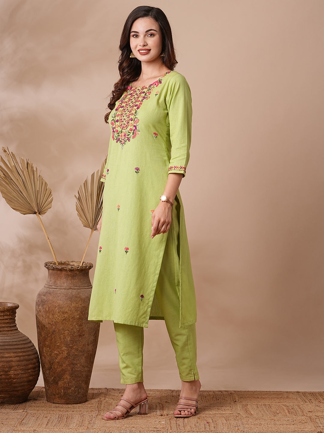 Solid Floral Hand & Embroidered Straight Kurta with Pant - Green