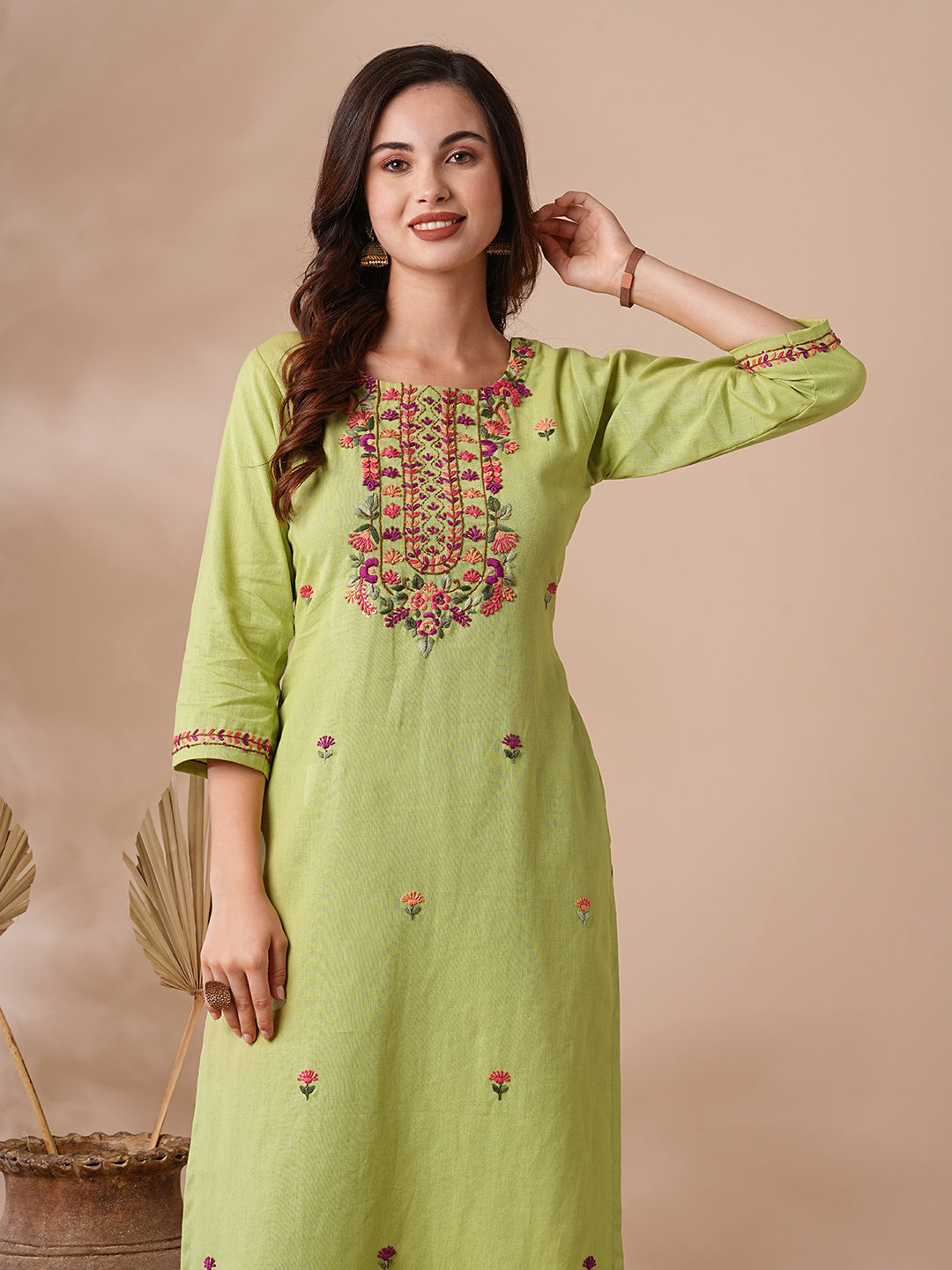 Solid Floral Hand & Embroidered Straight Kurta with Pant - Green