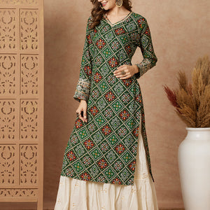 Bandhani Foil Printed & Zari Mirror Embroidered Straight Fit Kurta - Green
