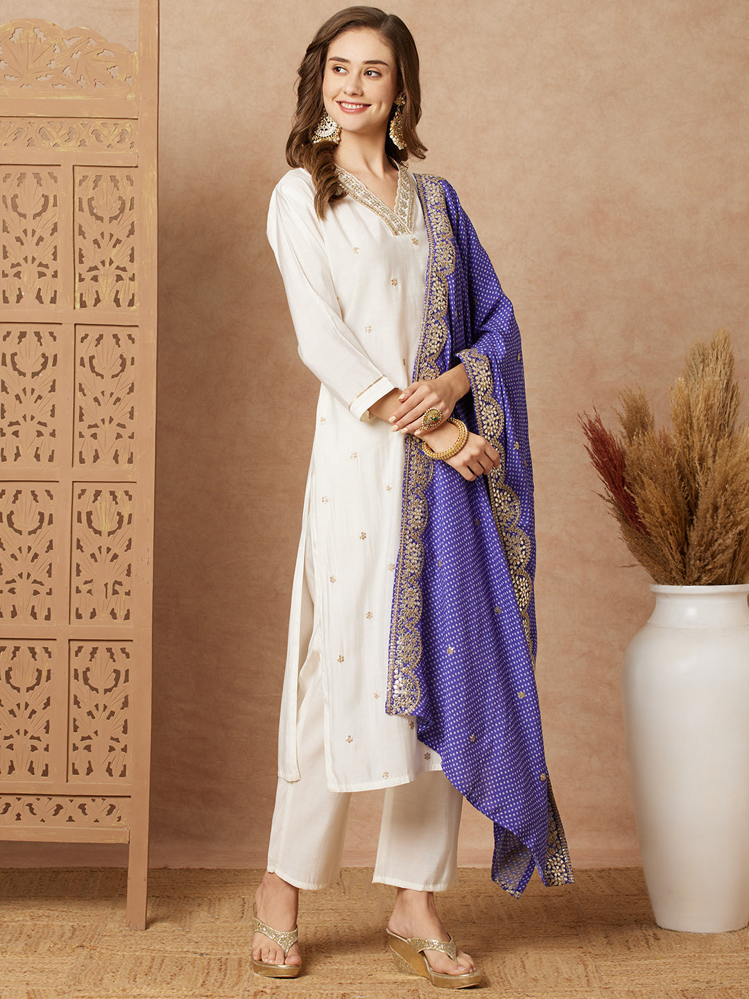Solid Ethnic Gota Embroidered Kurta with Pant & Bandhani Printed Dupatta - Off White
