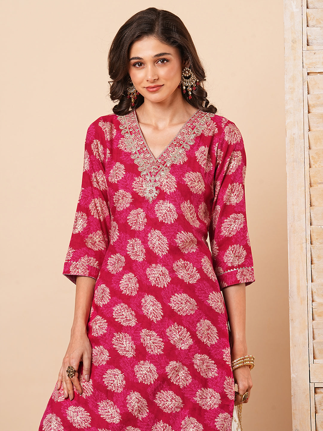 Ethnic Zari Embroidered & Abstract Foil Printed Straight Fit Kurta - Red