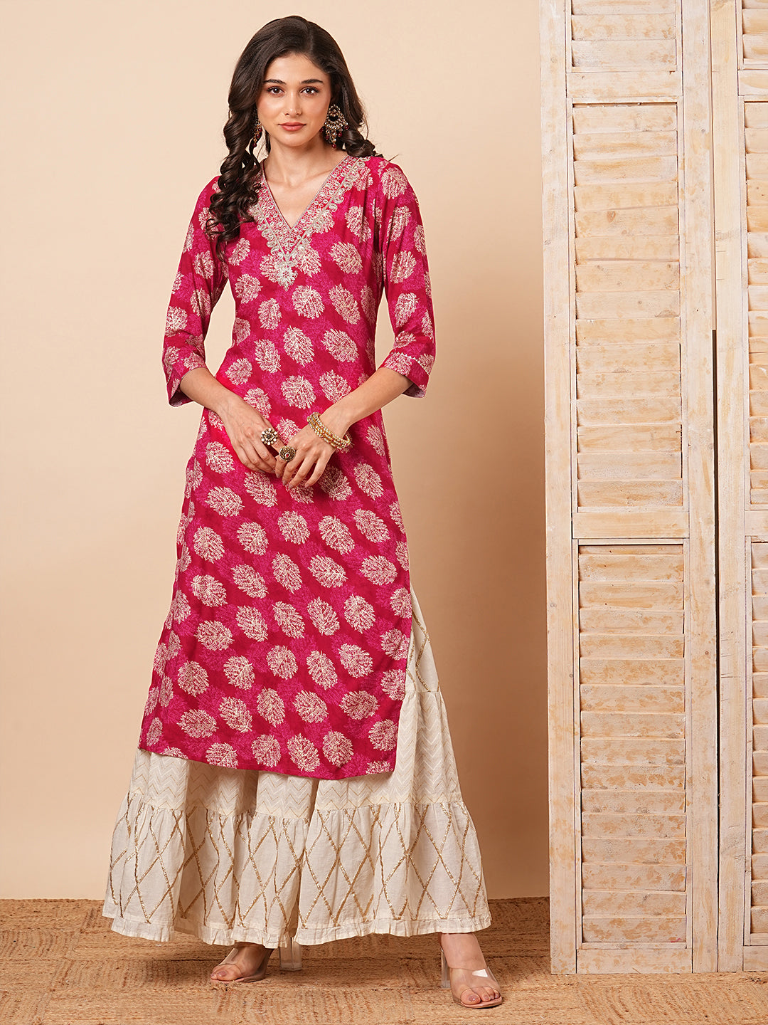 Ethnic Zari Embroidered & Abstract Foil Printed Straight Fit Kurta - Red