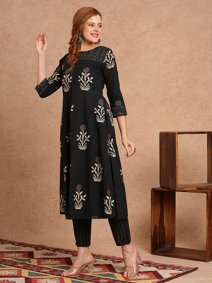 Ethnic Floral Printed & Embroidered A-Line Kurta with Pant - Black