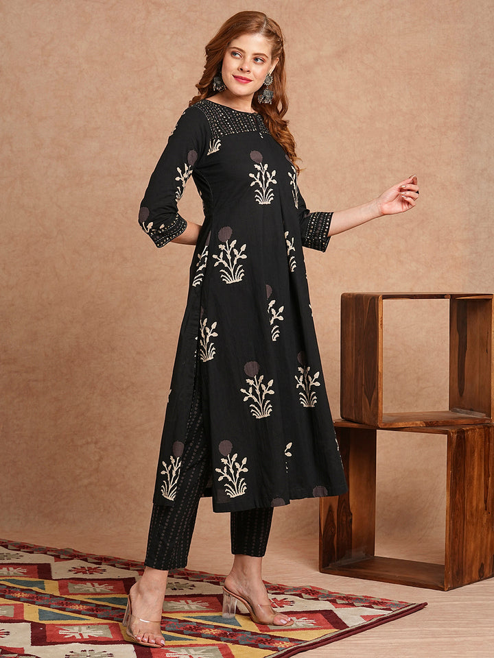 Ethnic Floral Printed & Embroidered A-Line Kurta with Pant - Black