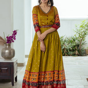 Geometric Foil Printed A-Line Pleated Maxi Dress with Belt - Mustard