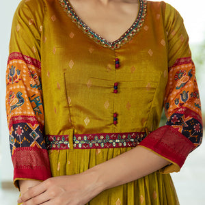 Geometric Foil Printed A-Line Pleated Maxi Dress with Belt - Mustard