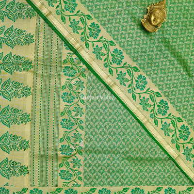 Green Flower Motif Pure Kanjivaram Silk Saree