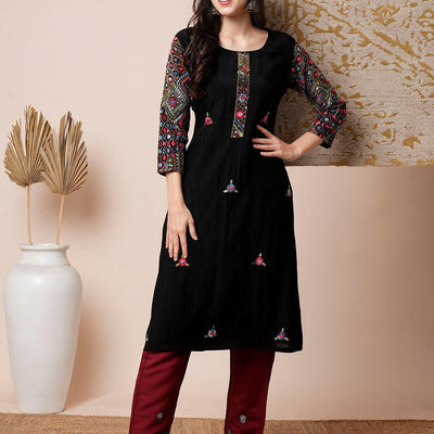 Solid Floral Embroidered Straight Fit Kurta - Black
