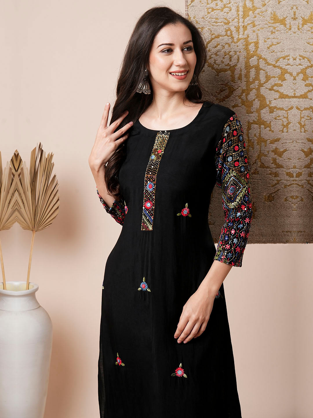 Solid Floral Embroidered Straight Fit Kurta - Black