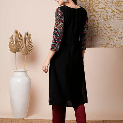 Solid Floral Embroidered Straight Fit Kurta - Black