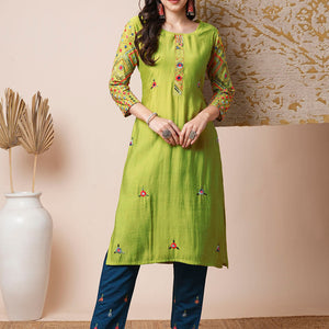 Solid Floral Embroidered Straight Fit Kurta - Green