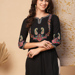 Solid Ethnic Embroidered Straight Fit Kurta - Black